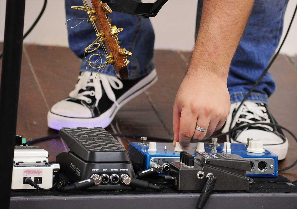 Cable Management for Pedalboards: Tricks to Keep It Tidy
